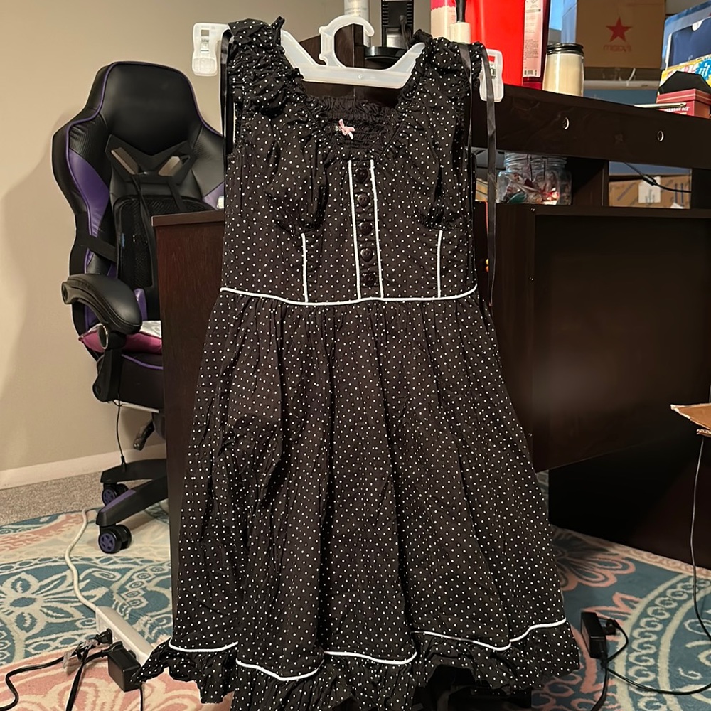 Flowy skirt polka dot dress